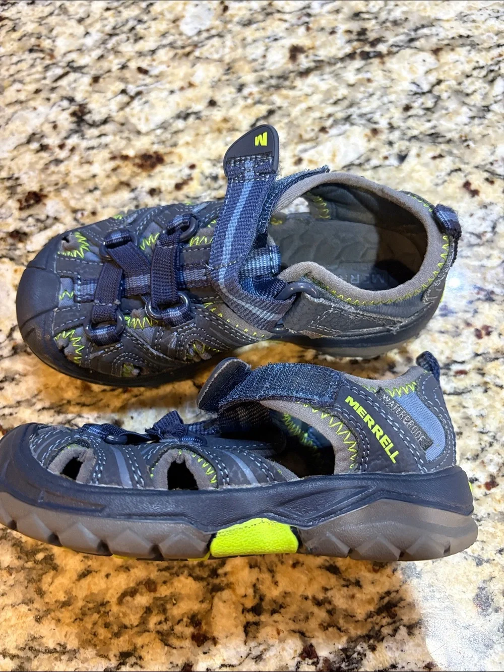 Merrell blue waterproof sandals kids 9